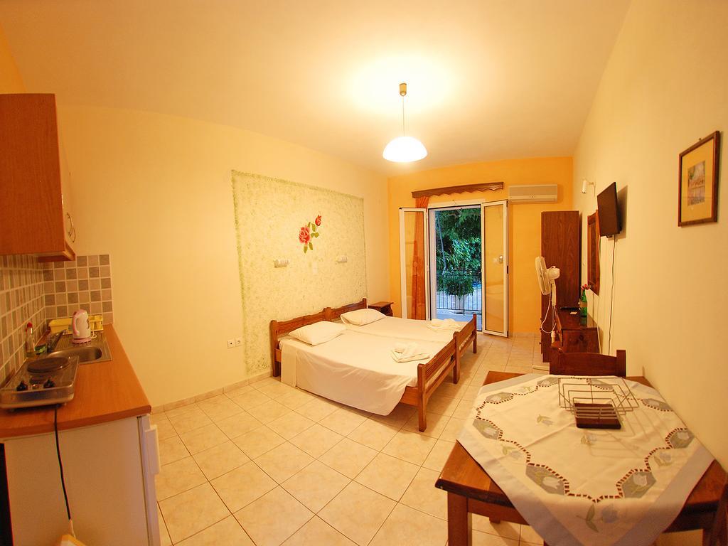 Emilia Apartments Trapezaki  Habitación foto